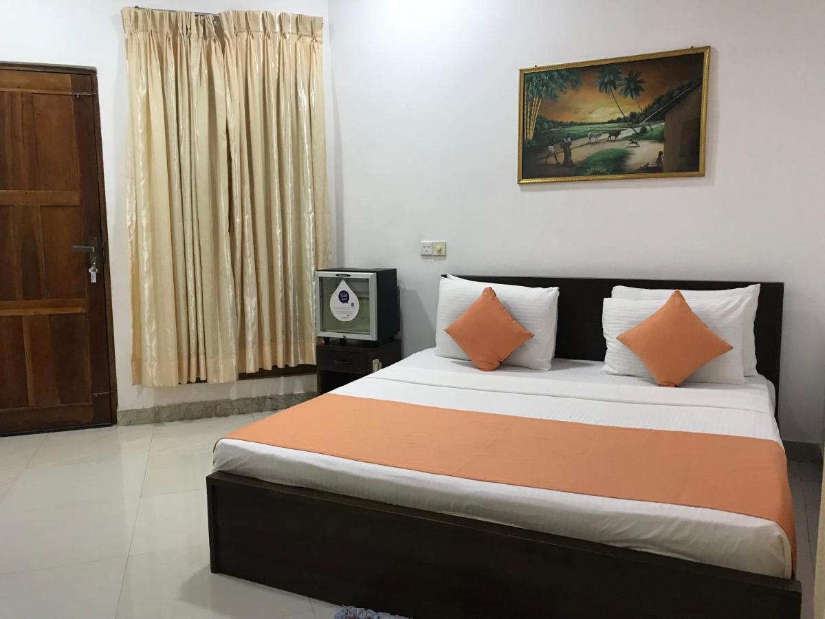 Paris Garden Resort Trincomalee Exterior photo
