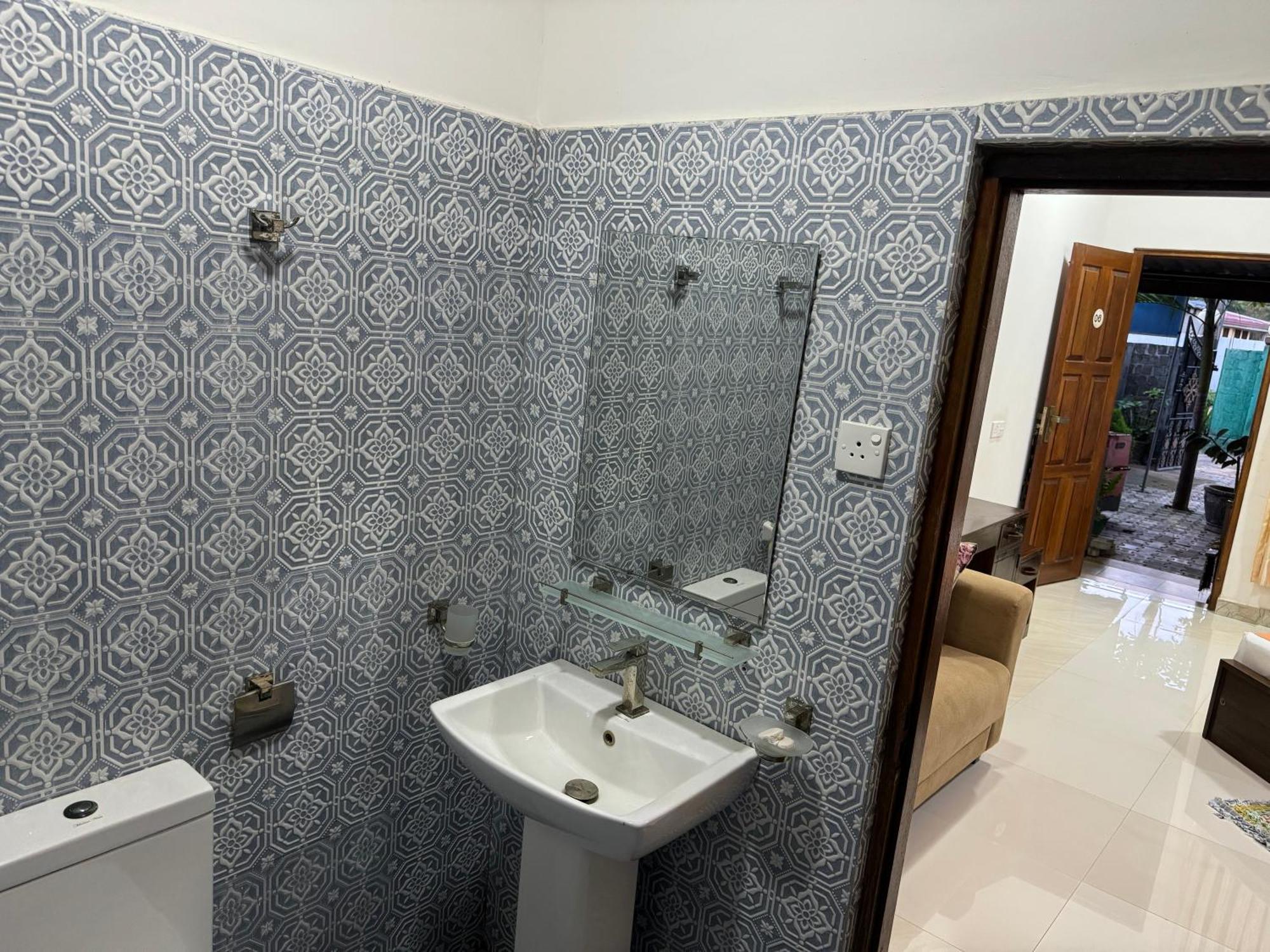 Paris Garden Resort Trincomalee Exterior photo