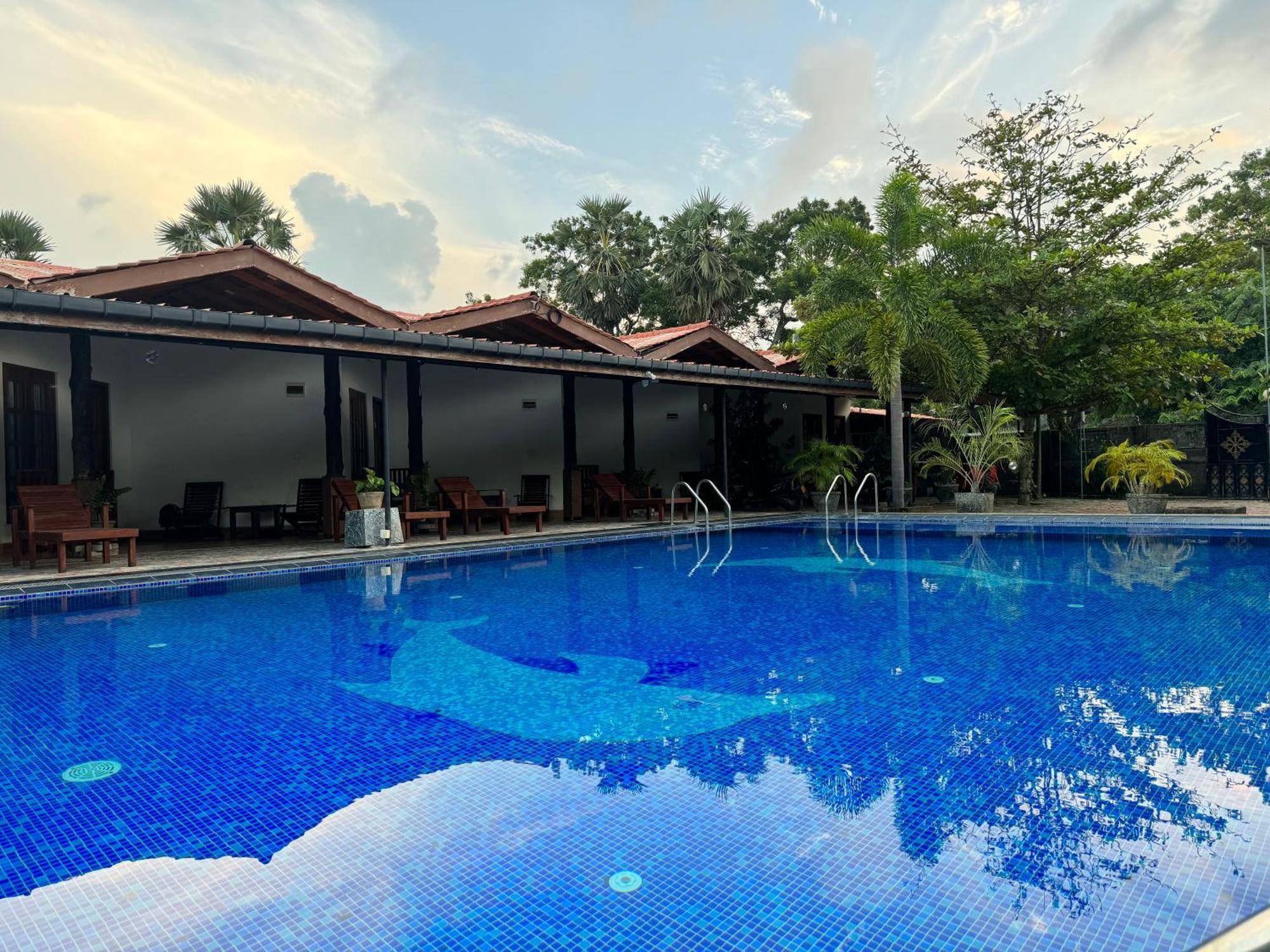 Paris Garden Resort Trincomalee Exterior photo